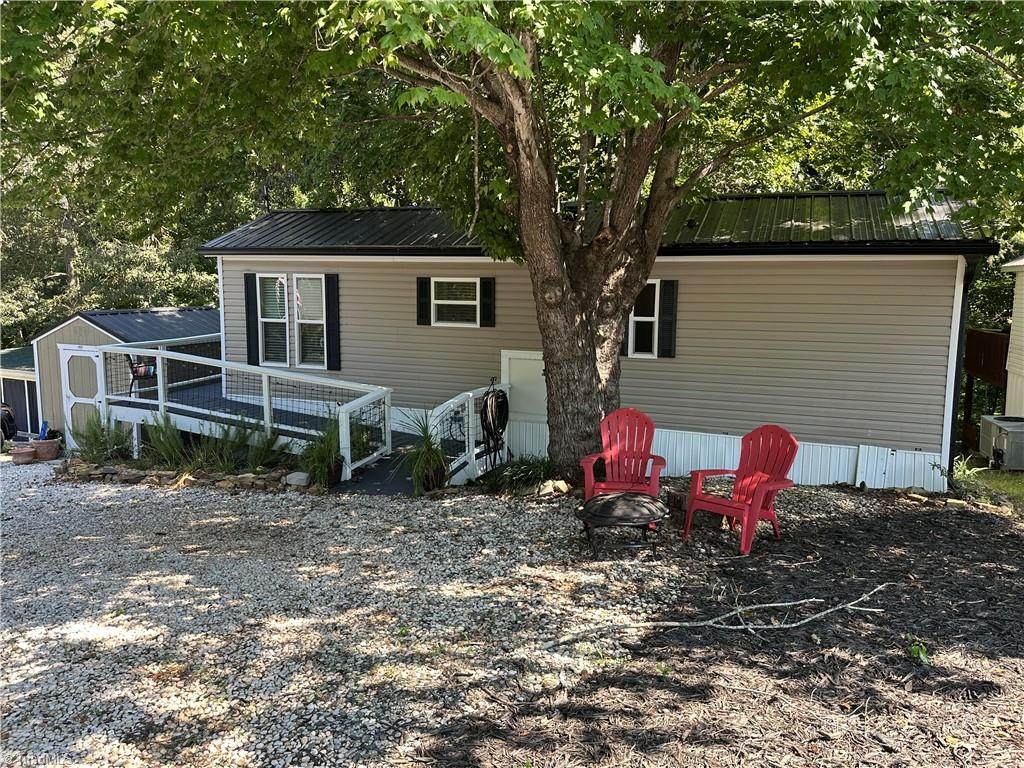 114 Meadowview Circle - Photo 1