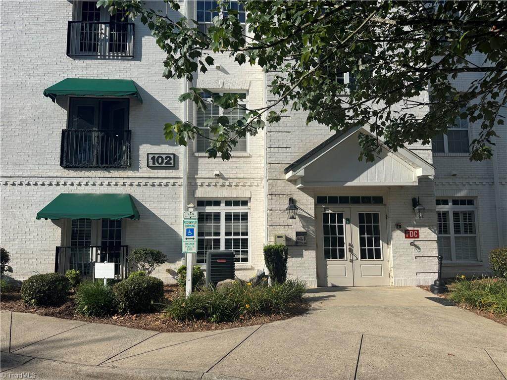 102 Sunset Circle - Photo 1