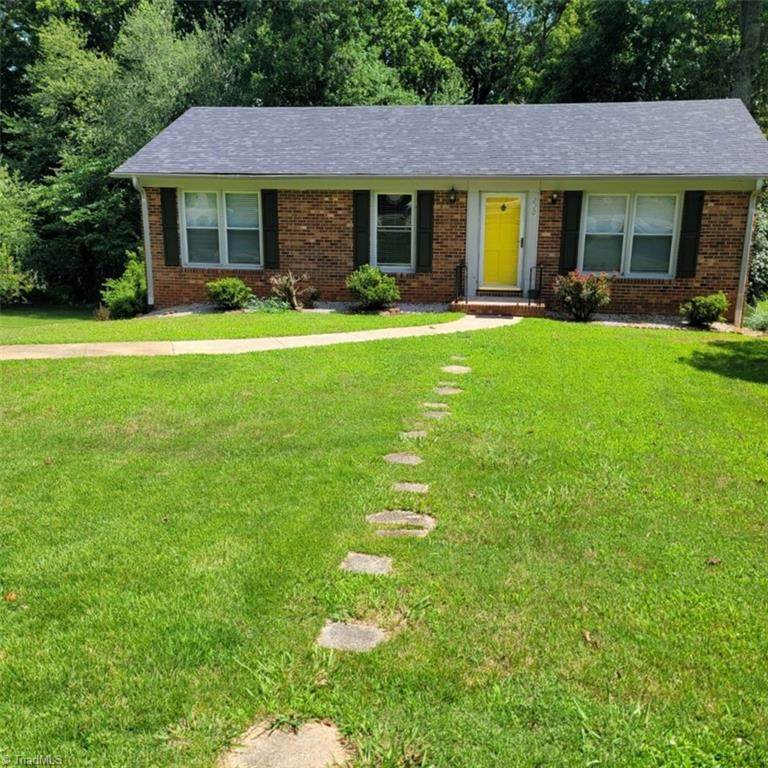 220 Logan Court - Photo 1
