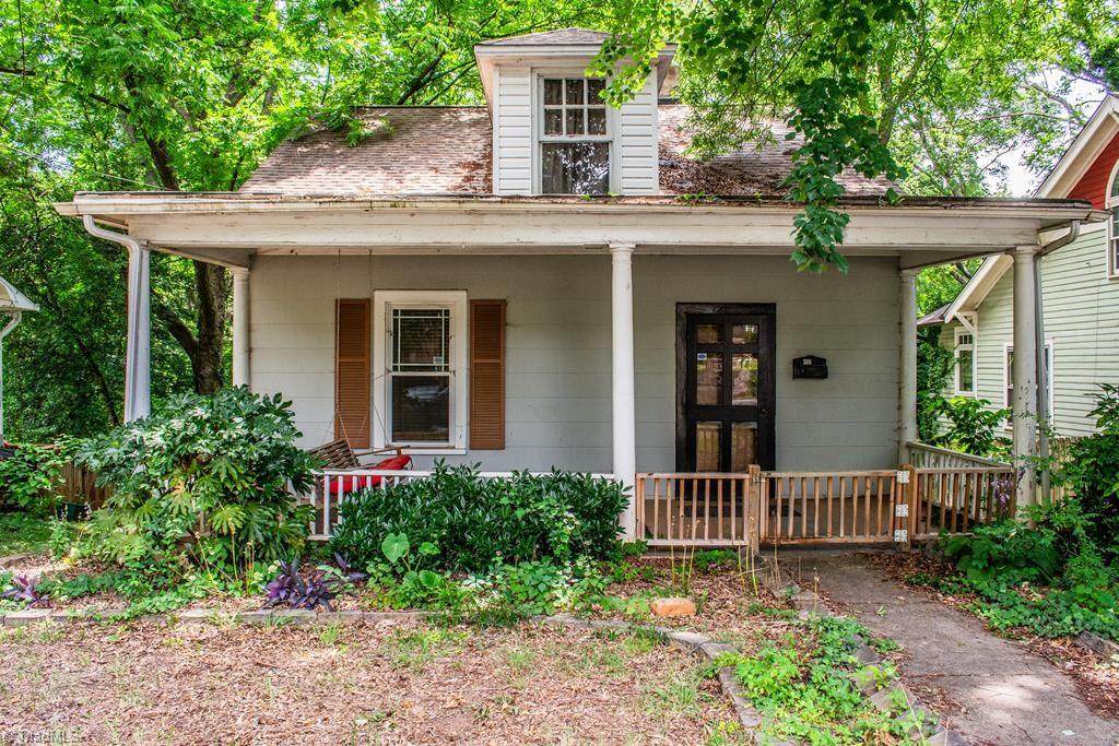 427 Sunset Drive - Photo 1