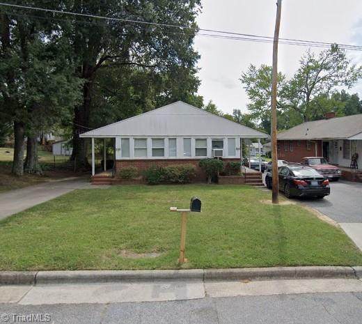 705 Chandler Avenue - Photo 1