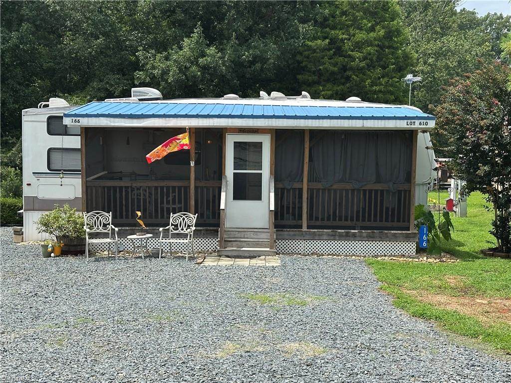 166 Cardinal Avenue - Photo 1