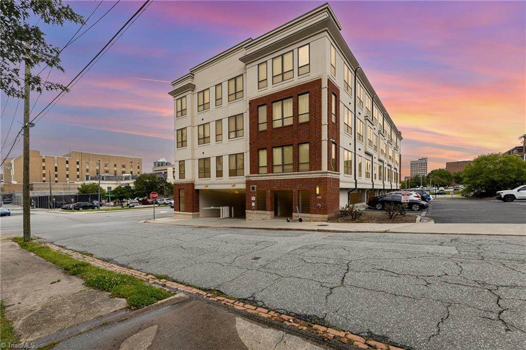 411 Washington Street - Photo 1