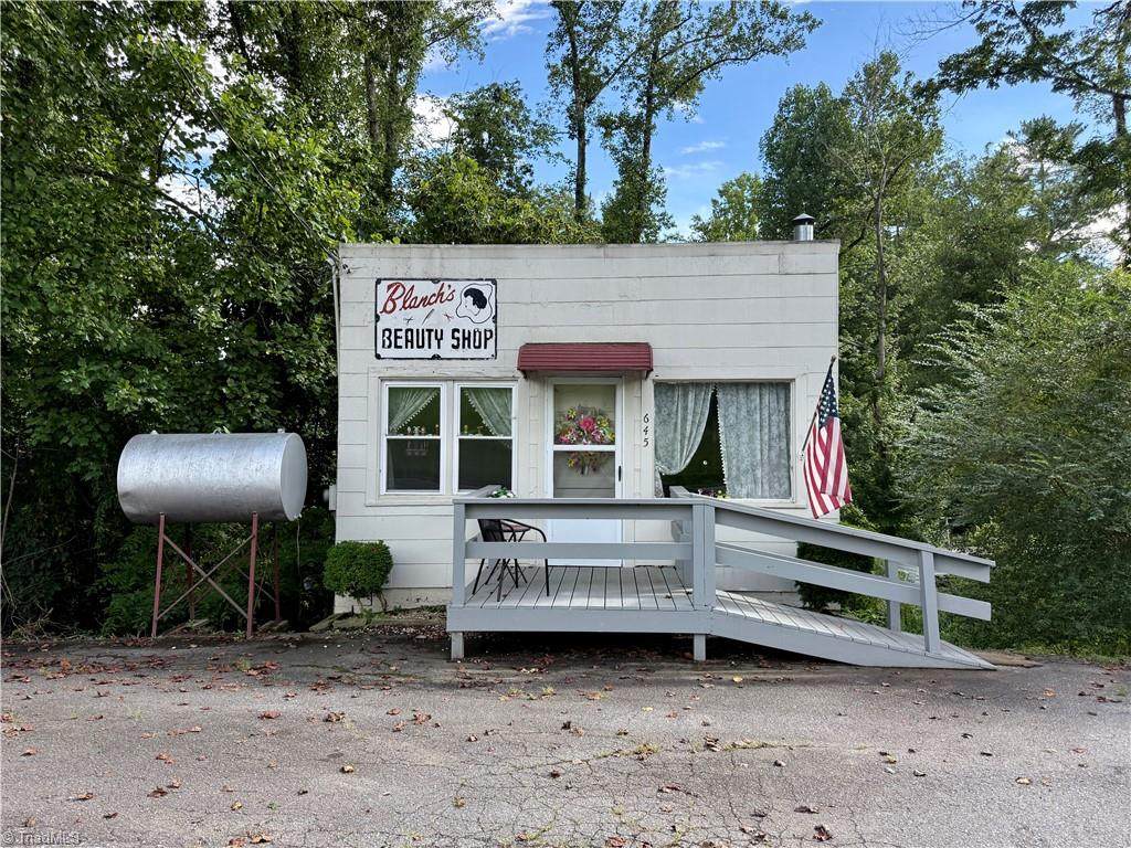 645 Boone Trail - Photo 1