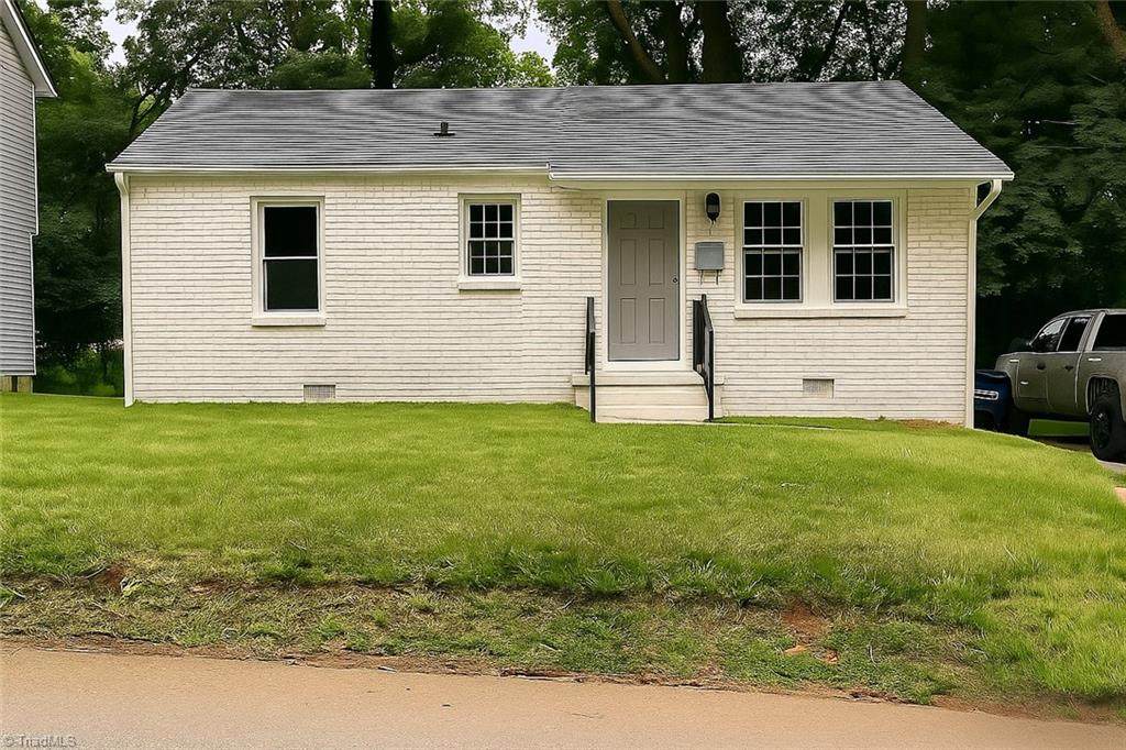 1108 Bank Street - Photo 1