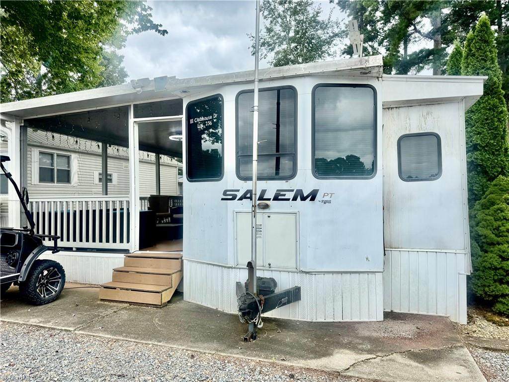 111 Club House Drive - Photo 1