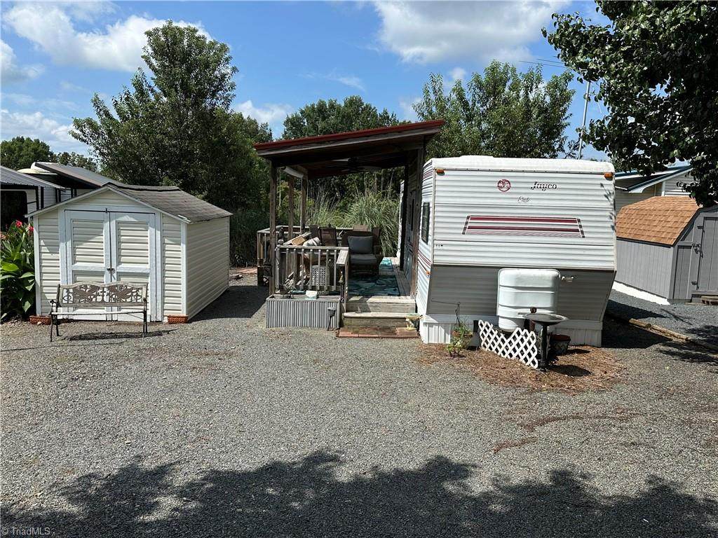112 Scenic View Lane - Photo 1