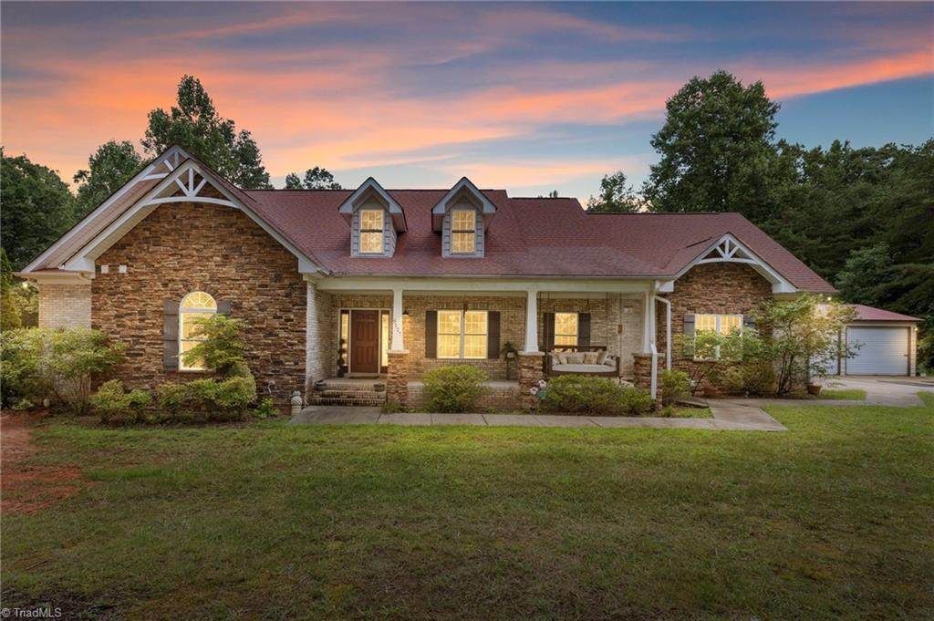 9127 County Line Road - Photo 1