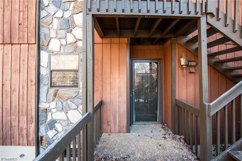 1101 Aspen Way - Photo 1