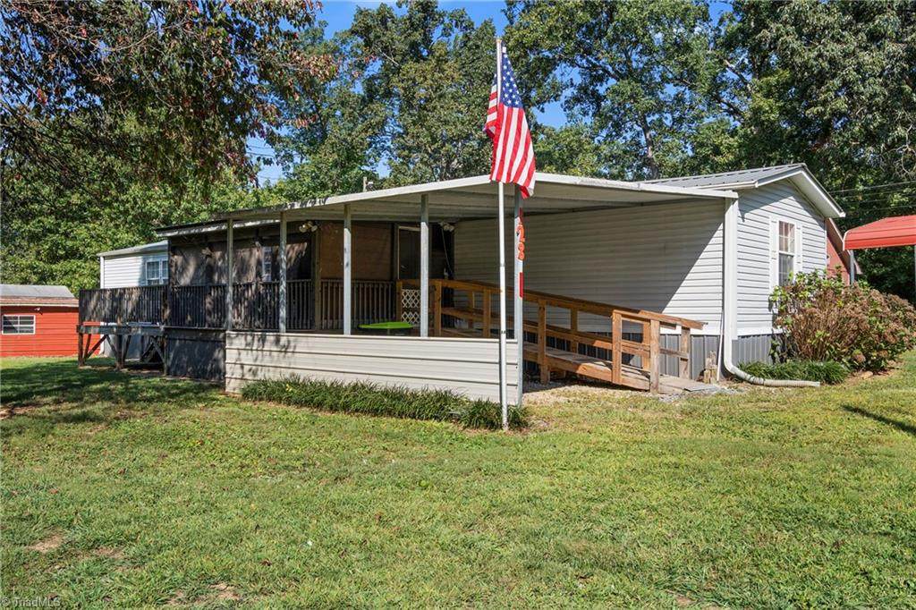 128 Saint Albans Lane - Photo 1