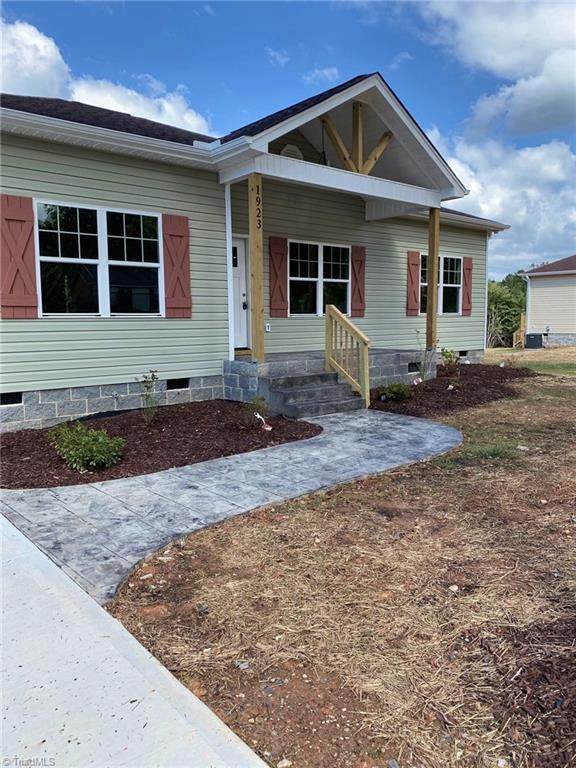 1923 South Avenue - Photo 1