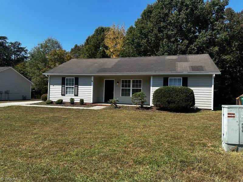 2711 Ingleside Drive - Photo 1