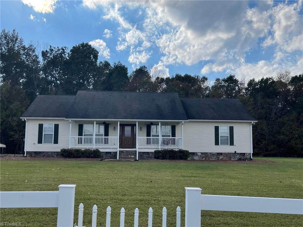6660 Alamance County Line Road - Photo 1