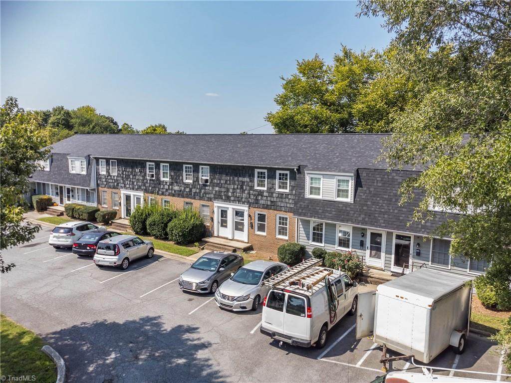 32 Forsyth Street - Photo 1