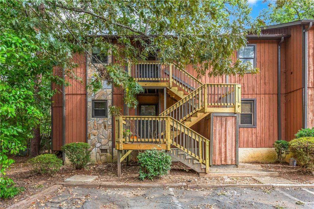 2002 Aspen Way - Photo 1