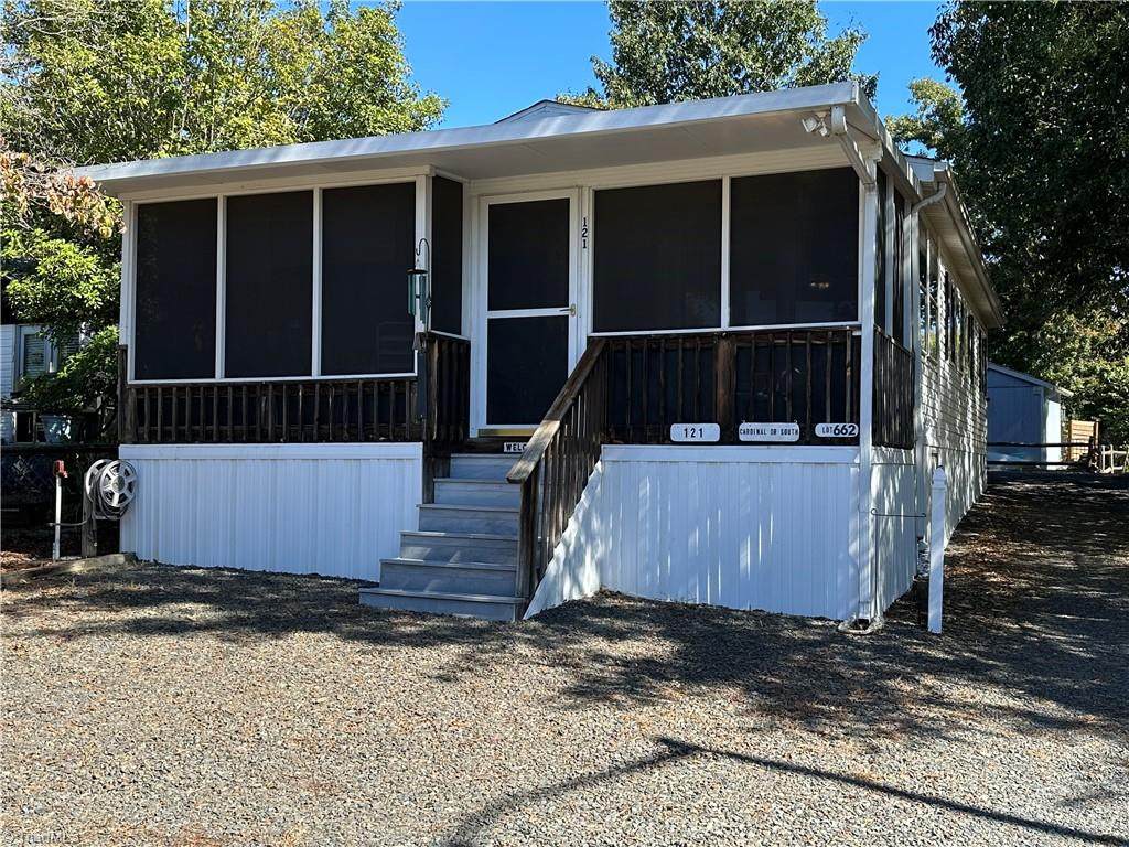 121 Cardinal Drive - Photo 1