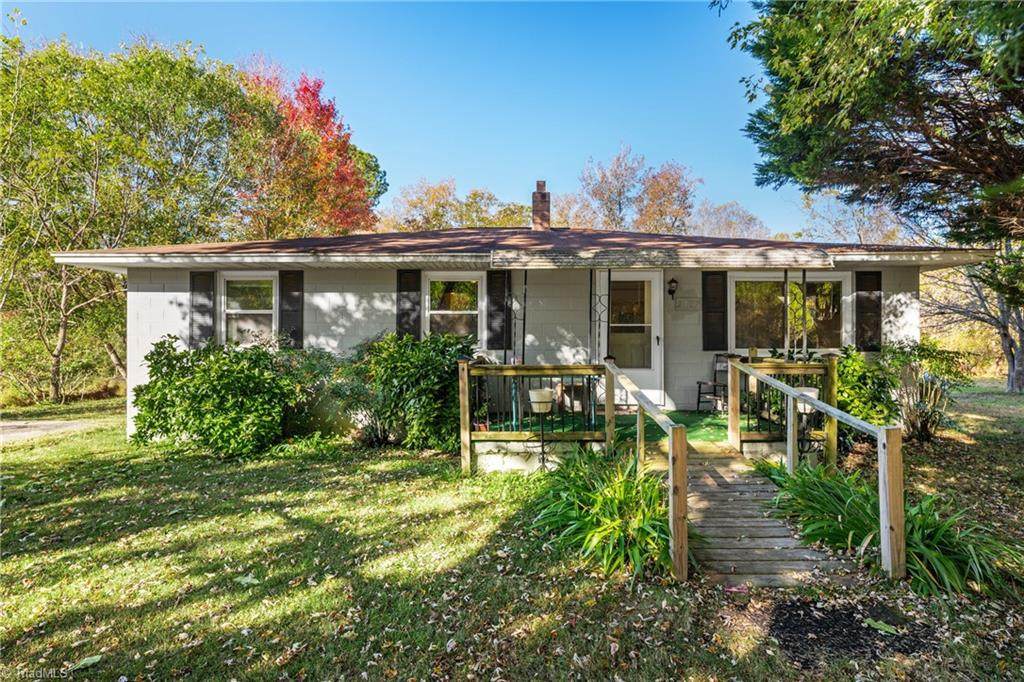 2707 Moorefields Road - Photo 1