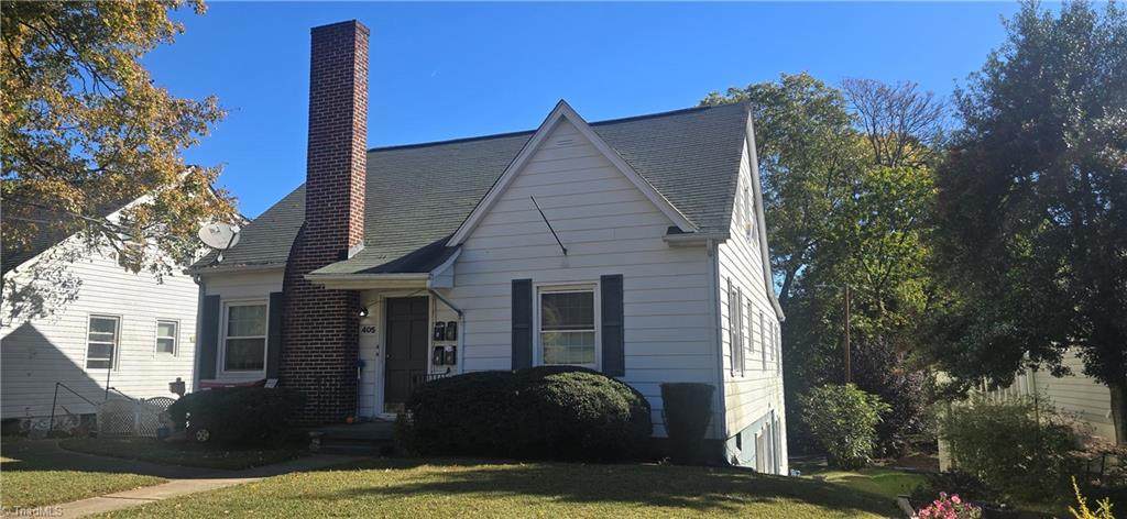 405 Sunset Drive - Photo 1