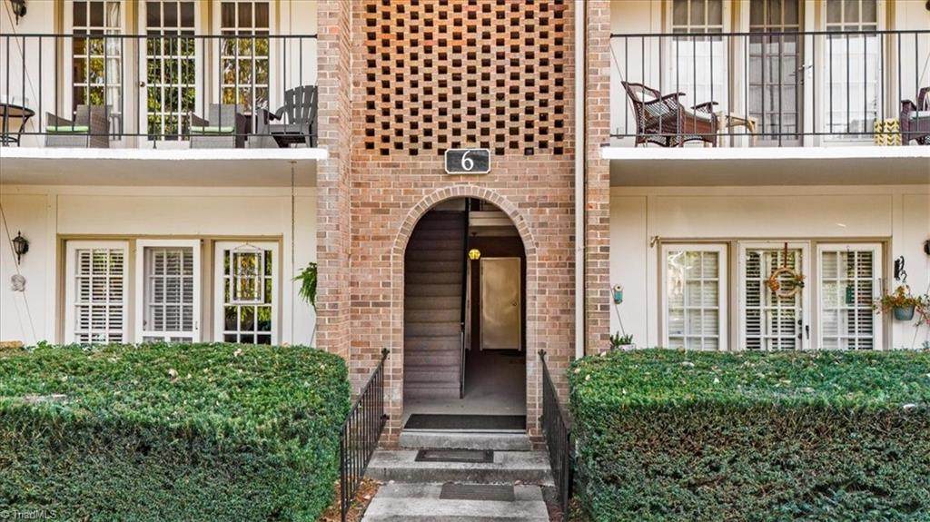 6 Fountain View Circle - Photo 1