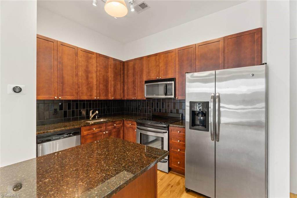 389 Green Street - Photo 1