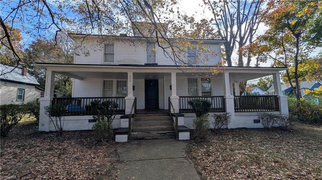 520 Everett Street - Photo 1