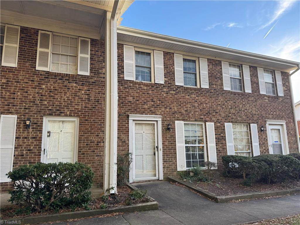 1303 Meadowview Road - Photo 1