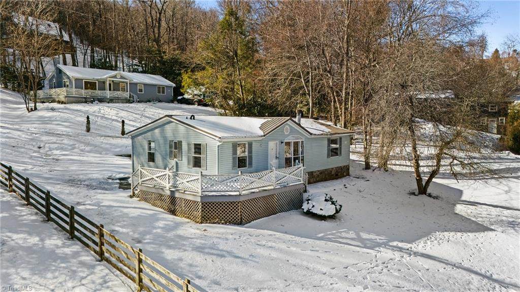 111 Oxford Lane - Photo 1