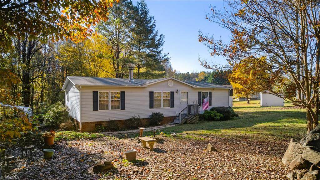 927 Pike Road - Photo 1