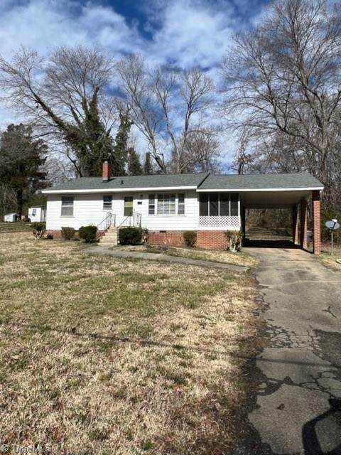 830 Summit Avenue - Photo 1