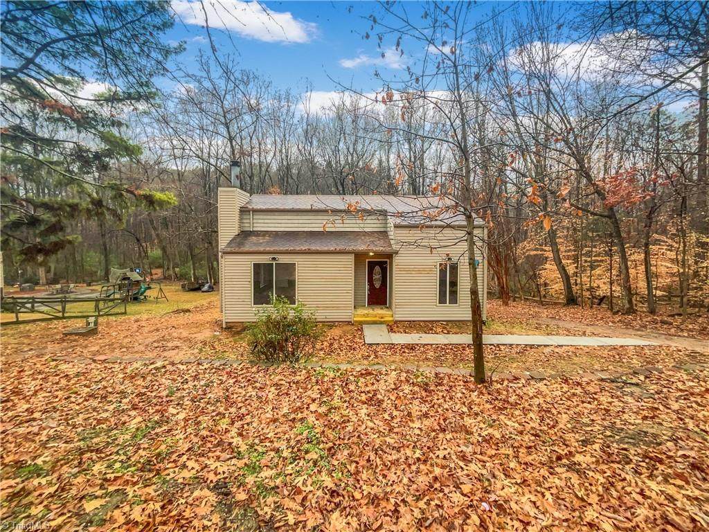 150 Roswell Drive - Photo 1