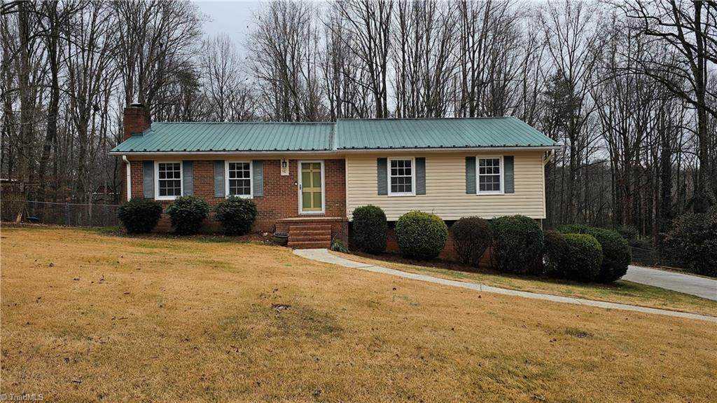 110 Hillside Court - Photo 1