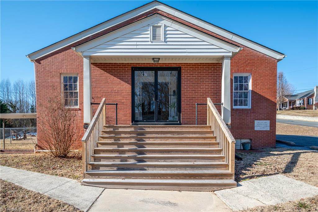 402 Worth Street - Photo 1