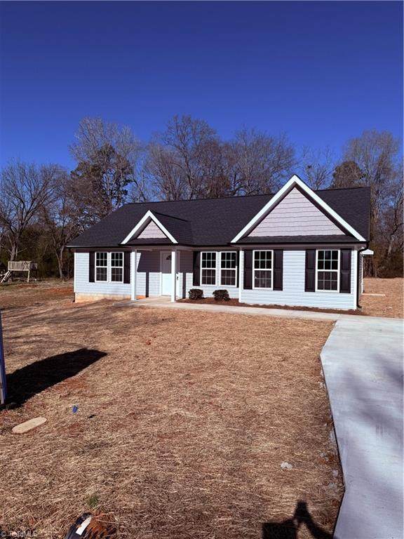 154 Abbotts Avenue - Photo 1