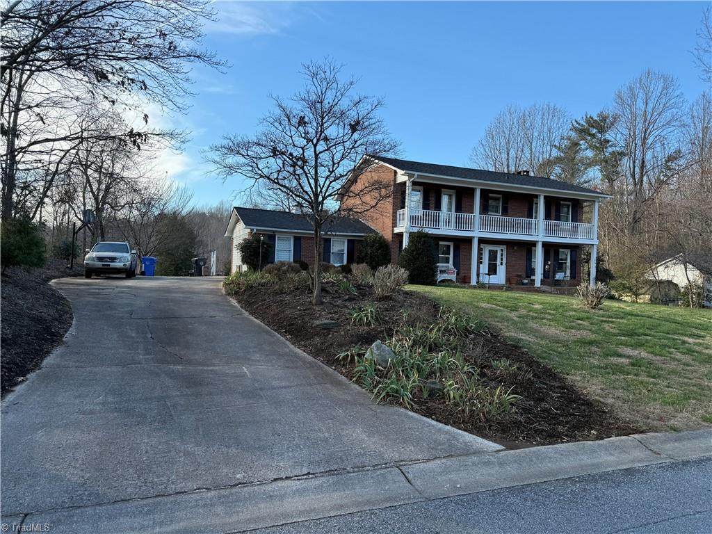 711 Colonial Drive - Photo 1