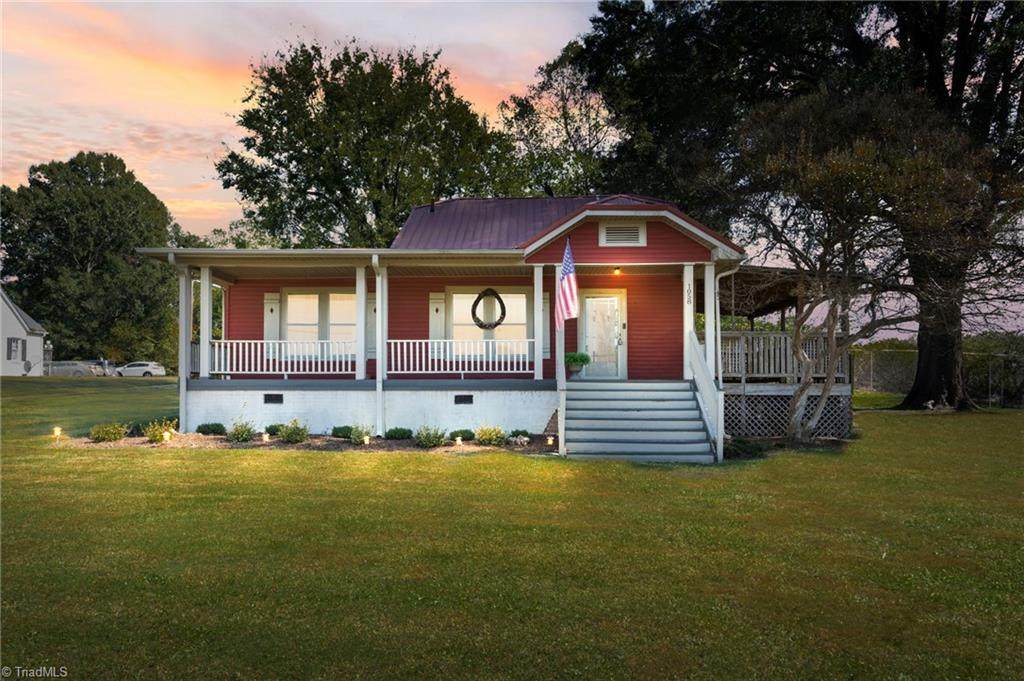 1058 Main Street - Photo 1