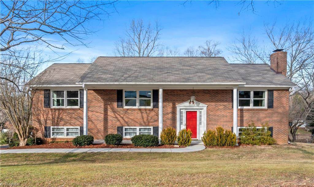 1395 Glen Oaks Road - Photo 1