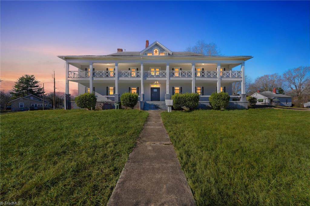 421 Vine Street - Photo 1