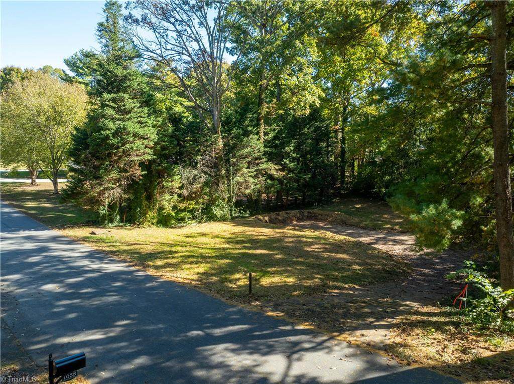 1039 Huntingdon Road - Photo 1