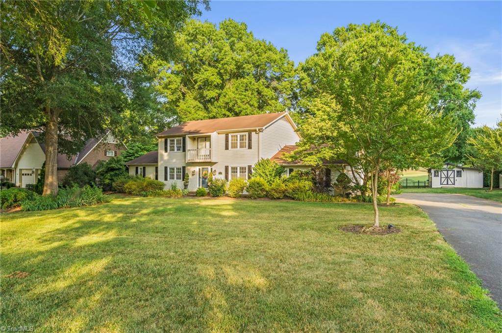 223 Ivy Circle - Photo 1