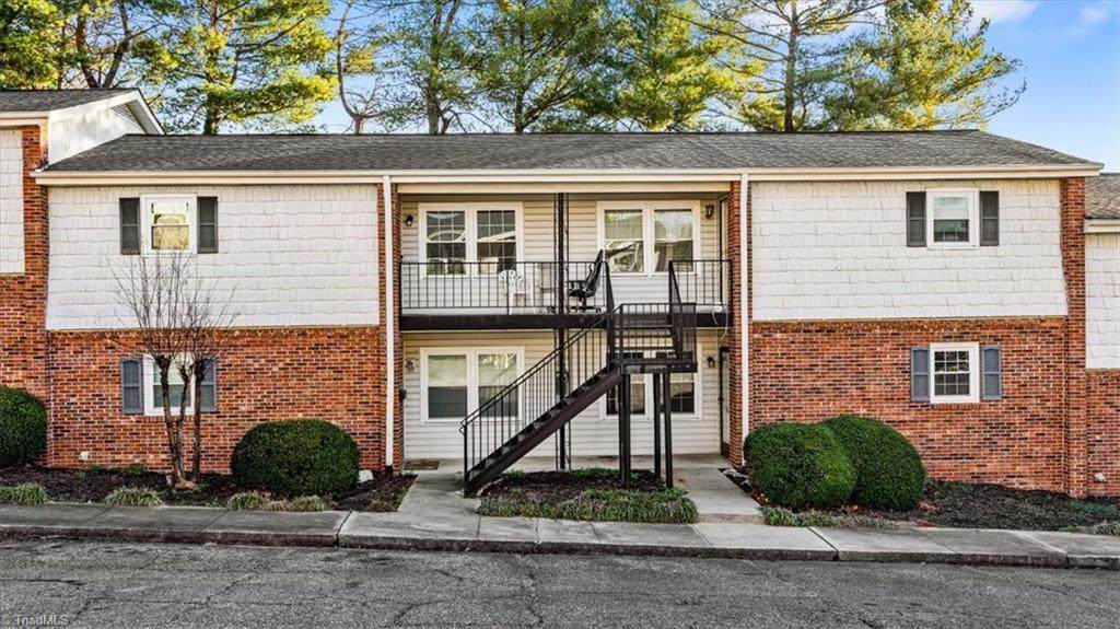 204 Northpoint Avenue - Photo 1