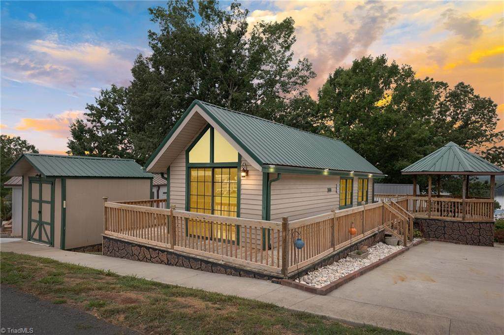 123 Grand View Drive - Photo 1