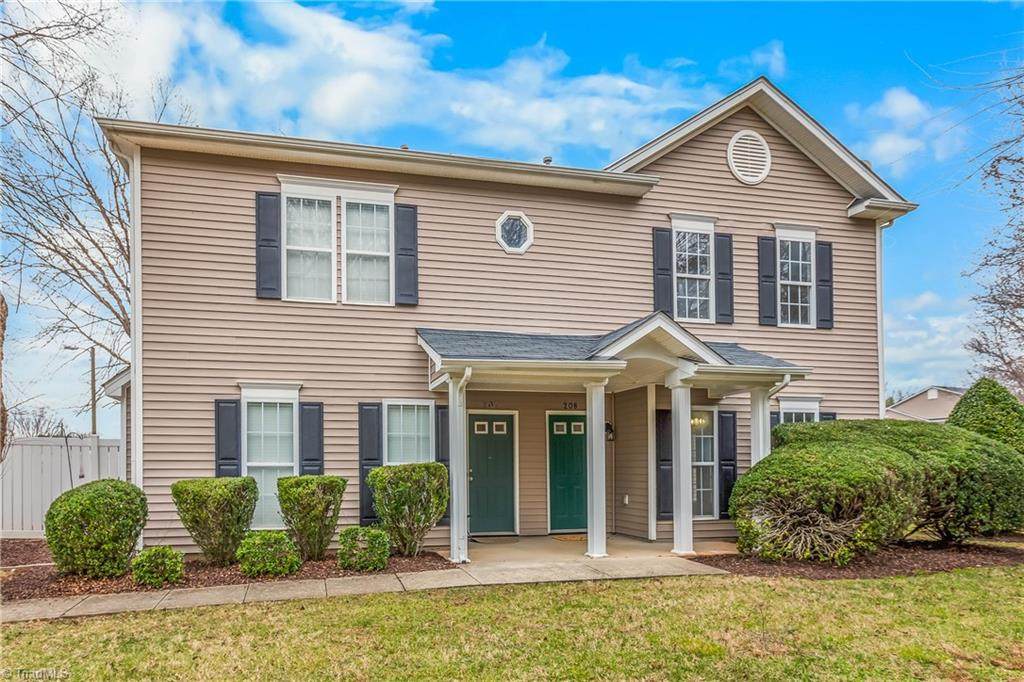 208 Richmond Terrace - Photo 1