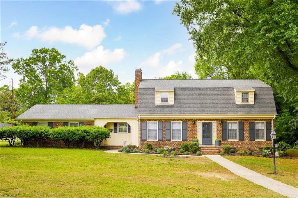 2021 Sunnybrook Drive - Photo 1