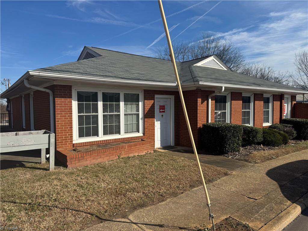 400 Center Street - Photo 1