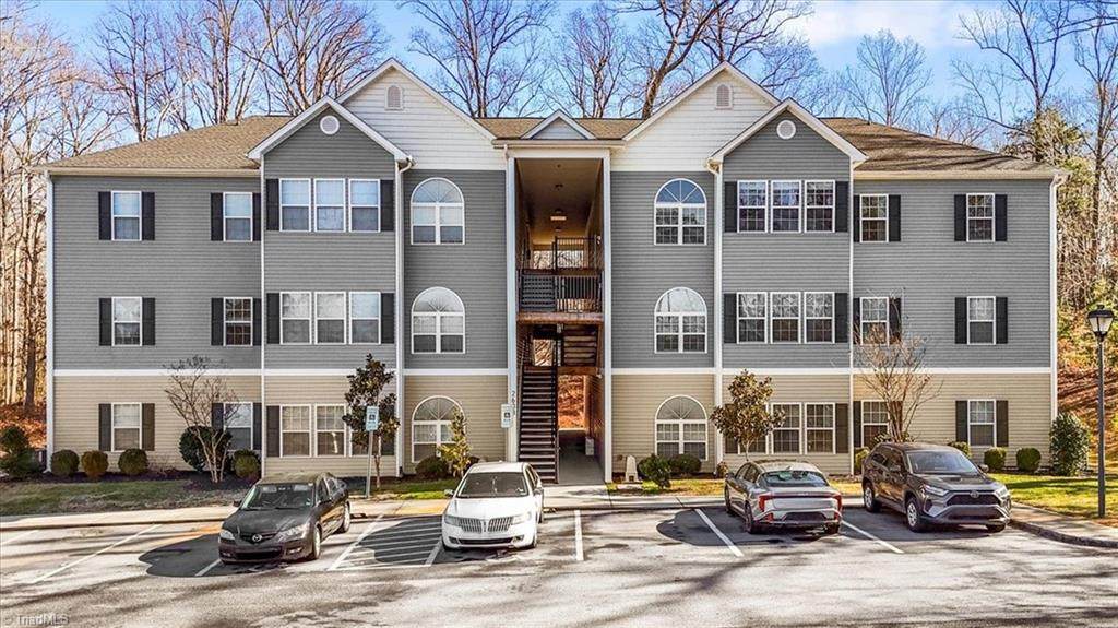 2608 Pennoak Way - Photo 1