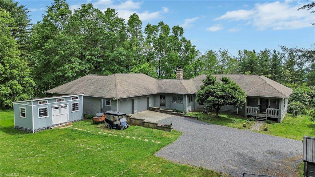 931,935 Don Bare Road - Photo 1