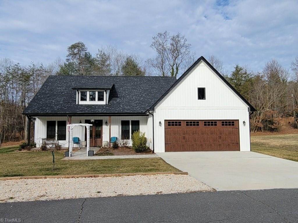 2065 Cynthia Drive - Photo 1
