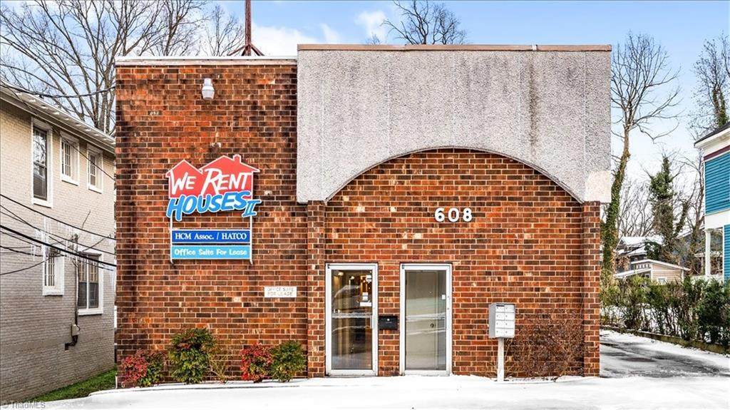 608 Summit Avenue - Photo 1