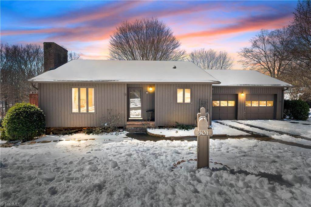 301 Bexley Drive - Photo 1