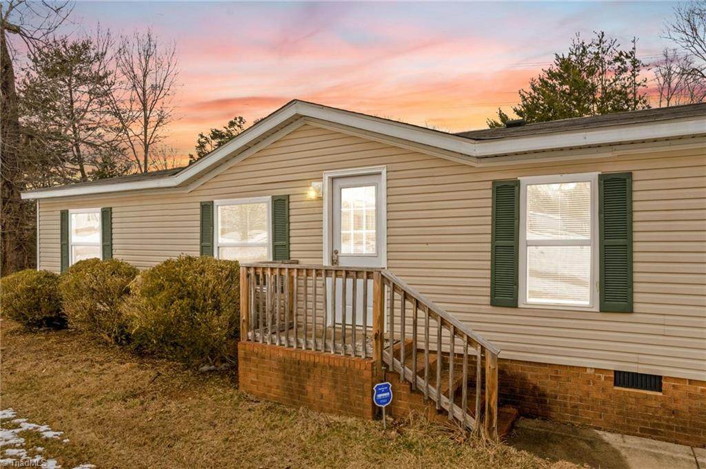 211 Forest Hollow Drive - Photo 1